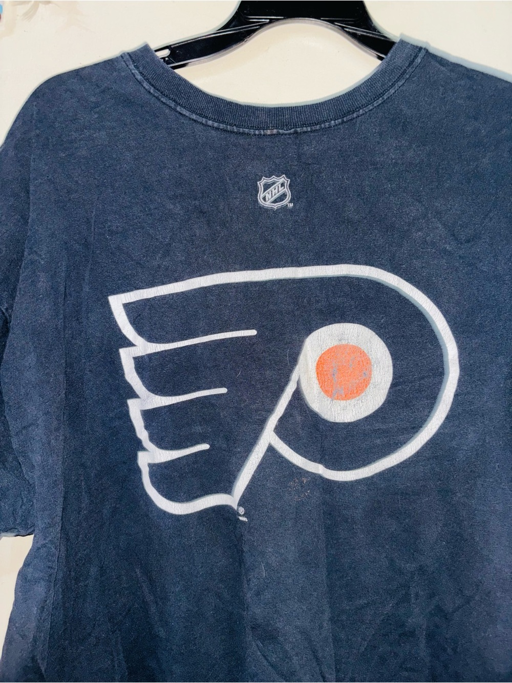NHL Philadelphia Flyers Graphic Tee - Navy Blue with Orange Accent